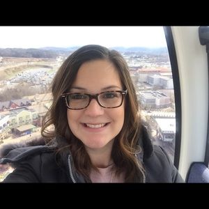 Meet your Posher, Lauren